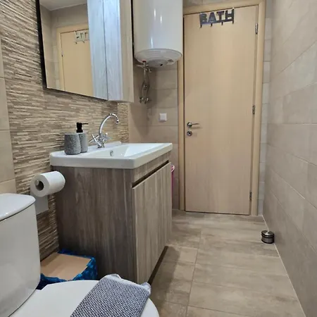 Beta-comfortable 100m From The By Optimum Link Apartamento Paralía