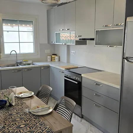 Beta-comfortable 100m From The By Optimum Link Appartement