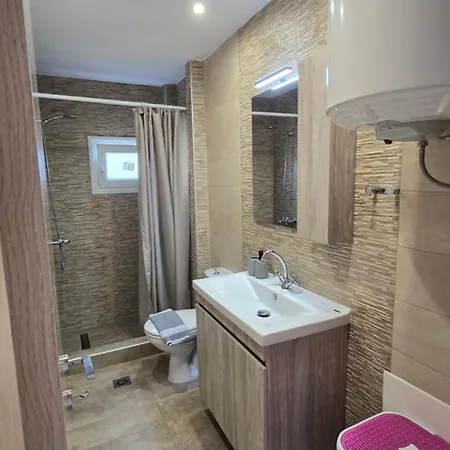 Apartment Beta-comfortable 100m From The By Optimum Link *