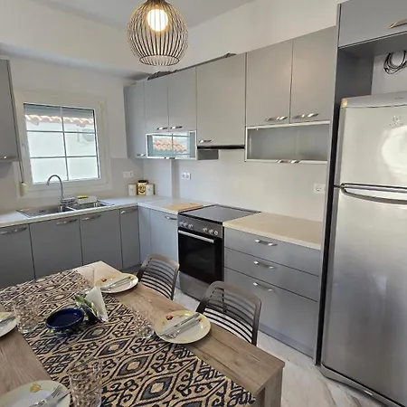 Beta-comfortable 100m From The By Optimum Link Apartment