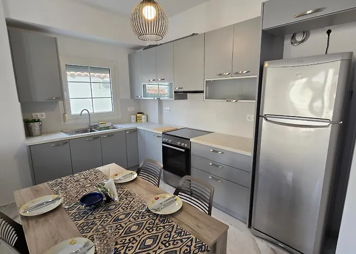 Beta-comfortable 100m From The By Optimum Link Apartamento