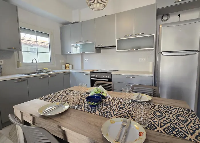 Beta-comfortable 100m From The By Optimum Link Apartamento *